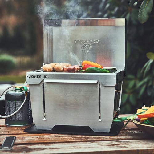 BURNHARD Camping Gasgrill Jones Jr. Edelstahl Klappgrill mit Deckel 1-Brenner 3,2 kW inkl. Transporttasche mit Rucksackfunktion und Multitool, Faltgrill ideal für Camping – Bild 2