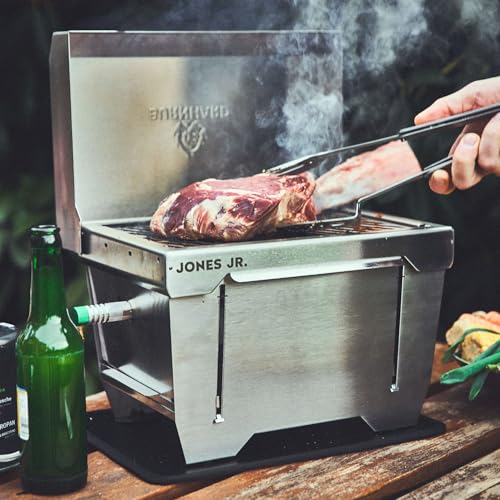 BURNHARD Camping Gasgrill Jones Jr. Edelstahl Klappgrill mit Deckel 1-Brenner 3,2 kW inkl. Transporttasche mit Rucksackfunktion und Multitool, Faltgrill ideal für Camping – Bild 7