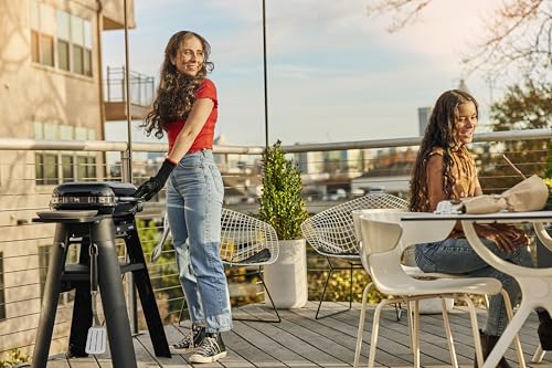 Weber Lumin Compact Tragbarer Kompakter Elektrogrill mit Stand/Anbraten, Räuchern, Dämpfen, Kochen und Warmhalten, Bis zu 315 °C, Porzellanemaillierte Gusseisenroste, 43 x 32 cm Grillfläche, Schwarz – Bild 5