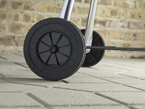 Weber Compact Kettle Holzkohlegrill/Porzellanemaillierter Deckel und Kessel, 57 cm Grillfläche, Ascheauffangschale, Dreibein-Ständer und Räder, Schwarz/Silber – Bild 7