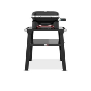 Weber Lumin Compact Kompakter Elektrogrill mit Standfuß, Bis zu 315 °C, mit Deckelthermometer, Porzellanemaillierte Gusseisenroste, 43 x 32 cm Grillfläche, Schwarz (1501653)