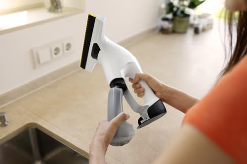 Kärcher Akku-Fenstersauger WV 5 Ultra Care, Akkulaufzeit: 45 min., Xtra!Flex® Silikonlippe & 360° Comfort!Clean, verstellbare Sprühflasche mit Mikrofaser-Wischbezug, 20 ml Fensterreiniger, USB-C-Port – Bild 5